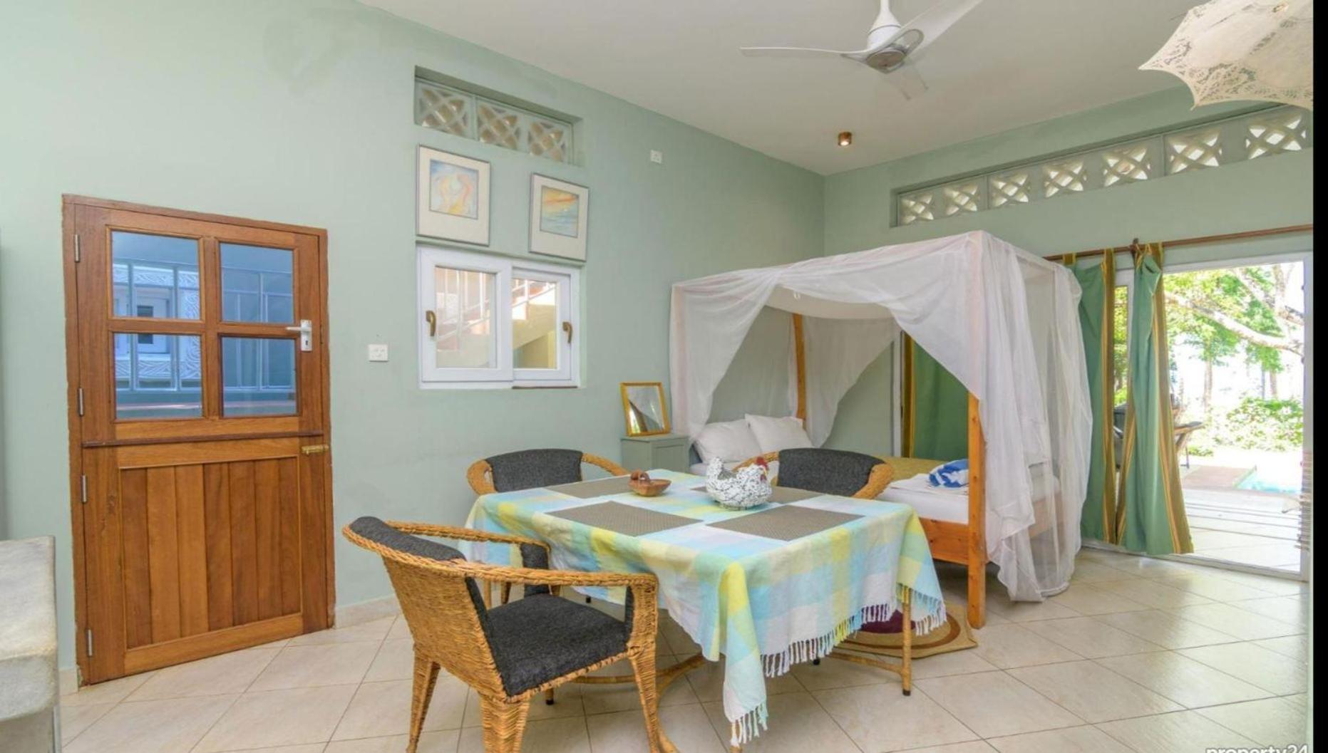 The Pool House & The Colobus House, Bella Seaview, Diani Beach, Kenya Exterior foto